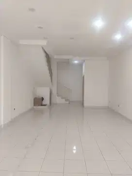 Disewakan Ruko GSA Central Park, Jakbar Unfurnish Luas Bangunan 300m2