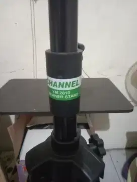 tripod speaker besar