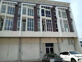 Disewakan Ruko 2 Lantai Di Bizpark Madukoro Raya Semarang