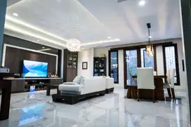 Dijual Rumah Mewah di Taman Meruya, Jakarta