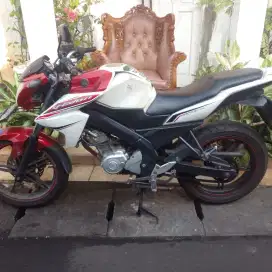 Dijual motor v-ixion 2013