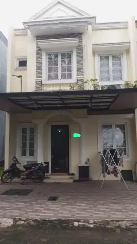 Rumah 2 lantai dekat stasiun