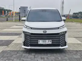 [ Tdp 10 Jt ] Toyota Voxy 2.0 Automatic 2022 Bensin Siap Pakai