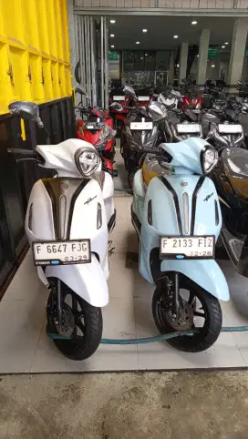 Yamaha grand filano lux