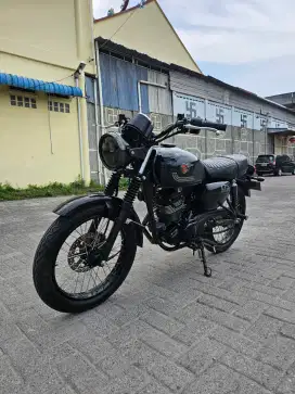 Kawasaki W175 Black Style 2024 pmk 2025