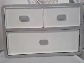 Box Penyimpanan Laci