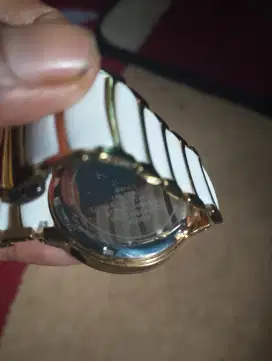 Jam tangan wanita rado