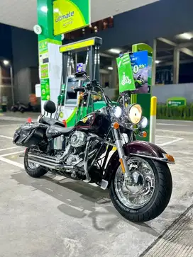 Heritage softail classic original style