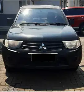 2013 Mitsubishi Strada triton