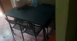 Dijual meja makan 4 kursi, merek atria