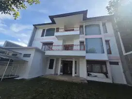 Rumah 2 Lantai di Setiabudi Regency Semi Furnished
