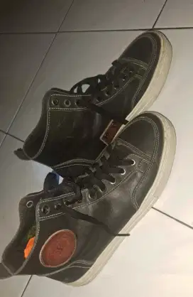 SEPATU EXODOS 57