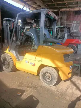 Forklift Caterpillar 3 Ton,Tiang 3 Meter,Manual,Mesin S4S,Tahun 2022