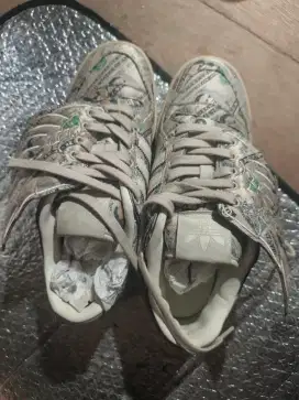Adidas Jeremy scott