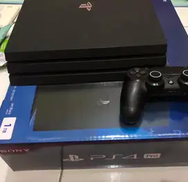 PS 4 Pro 1TB fullset mulus