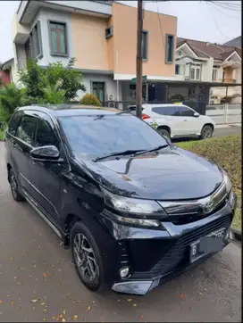 Toyota Avanza Veloz 1.5 AT (2021)