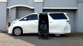 Toyota vellfire welcab z 2013 putih kursi roda sunroof