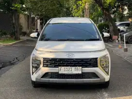 LIKE A NEW! Hyundai Stargazer Esential Capt Seat ivt 2024 PUTIH