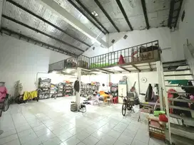 ANA RUMAH+GUDANG DI JELAMBAR