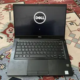 Dell latitude 7390 core i5 7300U 8GB 256GB FHD TOUCHSCREEN WIN 10 PRO
