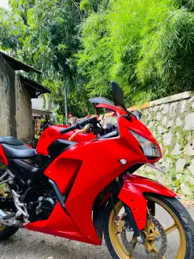 Honda CBR 150cc k45 pgm_fi tahun 2015