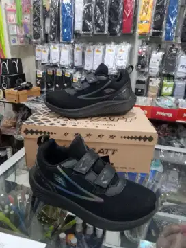 Sepatu model kretekan murah