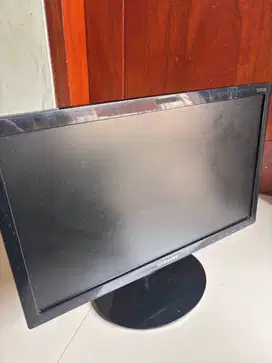 DIJUAL LED Monitor Samsung S19D300