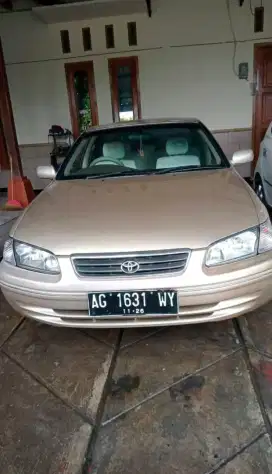 Di jual mobil camry