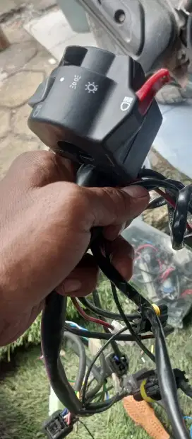Saklar Vixion minda untuk biled