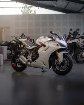 Ducati Supersport 950S  Arctic White Silk 2023
