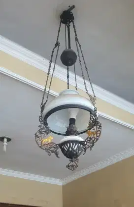 LAMPU KEREK ANTIK