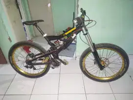 Mongoose BOLT R