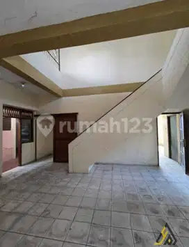Rumah Strategis di Jebres Solo, LT 255m², SHM, Cocok untuk hunian