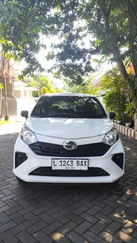 Sigra D putih manual