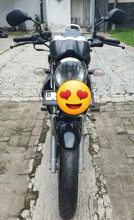 Dijual Vixion 2007 tangan pertama, simpanan, biang, km rendah 10k.
