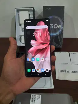 Vivo V30e 5G Ram 8/128 Gb Fullshet Mulus TT Hp Lain