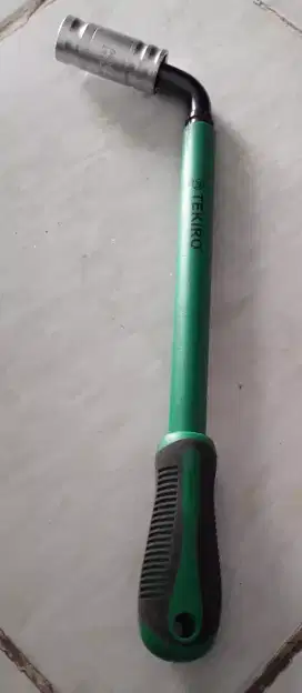Kunci roda mobil ring lima belas minat telpon saja ya