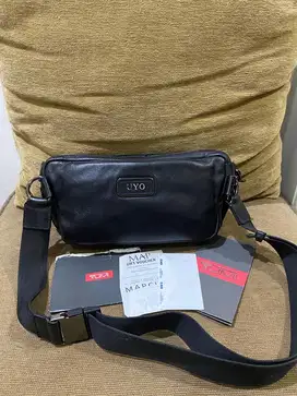 Waistbag TUMI black leather with inisial original harga net