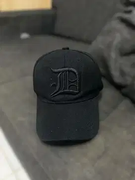 Topi BaseBall logo D bekas
