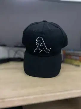 Topi base ball logo A bekas