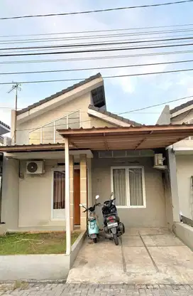 Dijual rumah di kenanga Regency karawang