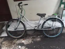 Sepeda cewek ukuran 24 siap gowes