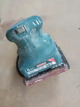 Mesin amplas tangan berdaya listrik rendah.