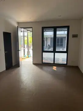 Di Sewakan Rukan / Ruko Latinos Business District konsep Soho