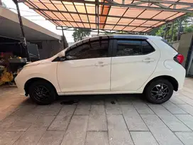 Daihatsu Ayla 1.0X (2024)