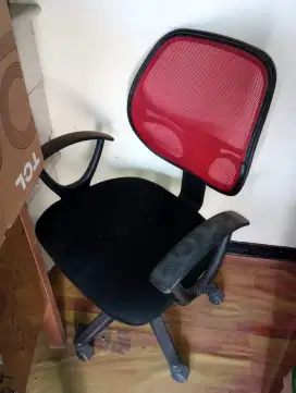 Kursi kerja roda hidrolik