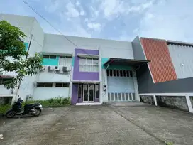 Gudang siap pakai dalam kawasan industri Lippo Cikarang