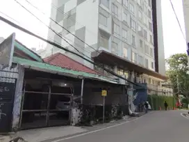 RUMAH DI KAWASAN KOMERSIAL JAKARTA PUSAT JL KEBON KACANG TANAH ABANG