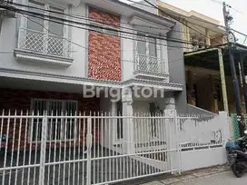 Rumah 2 lantai siap huni di BCS ,Kelapa Gading,Jakarta Utara