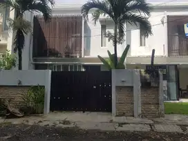 Dijual Villa Modern 1.5 are 3 BR jalan Dewi Saraswati Seminyak